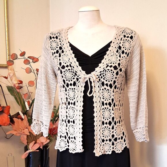 NWOT Jensen Women’s Shrugs Beautiful Beige Floral Crochet Knitwear Sweater M 8 6 - Picture 2 of 9